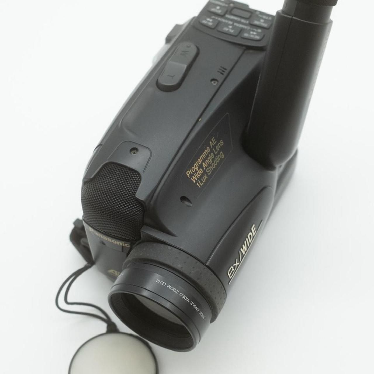 Panasonic camcorder - UNTESTED <BR> sold purely for interior design<BR> DO NOT ASK IF IT WORKS - Image 5