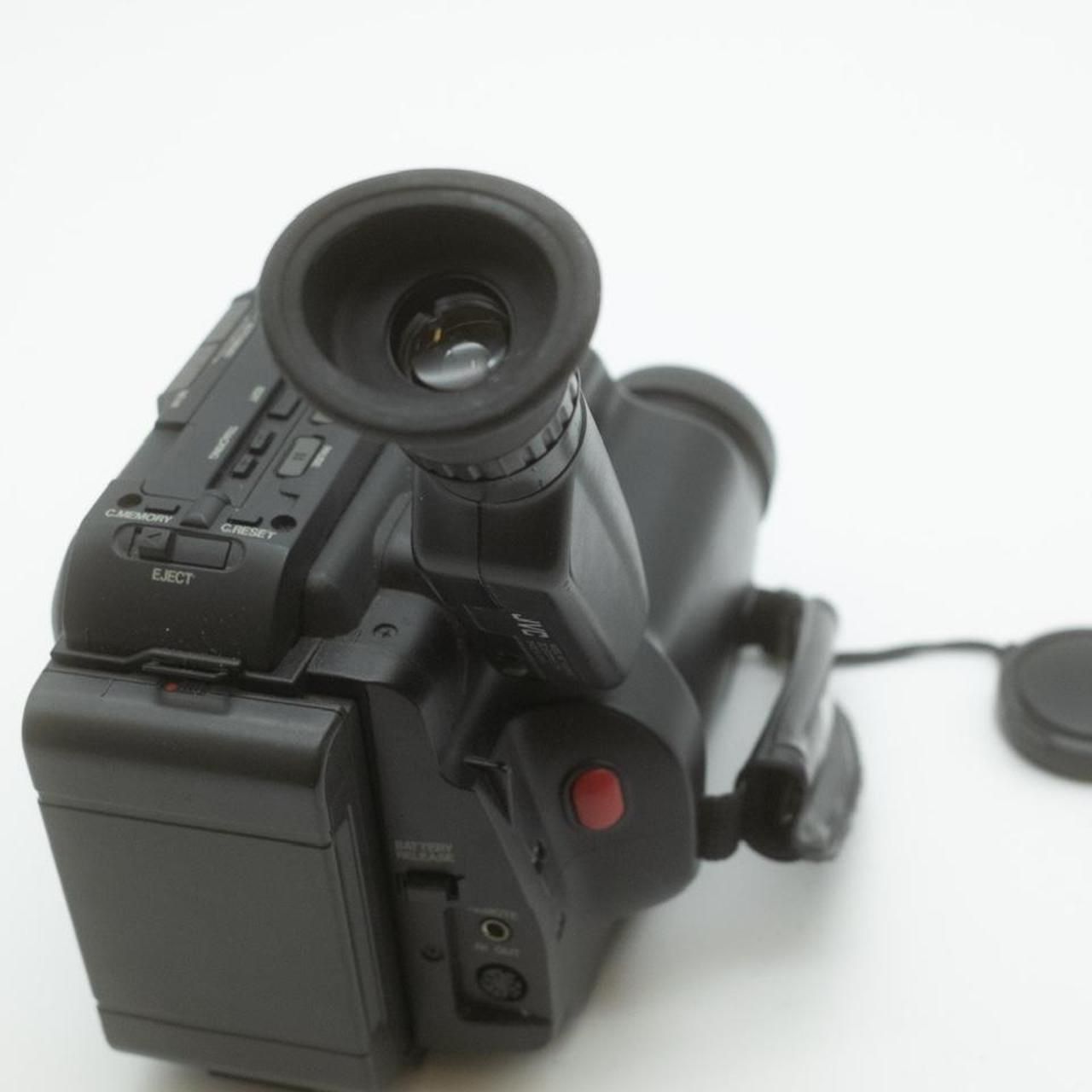 JVC camcorder - UNTESTED - sold purely for interior design - DO NOT ASK IF IT WORKS - this is sold a - Image 4