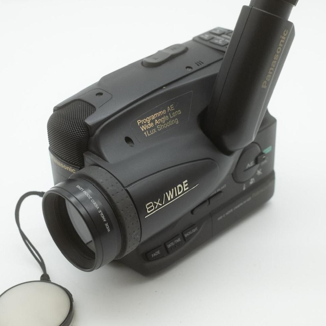Panasonic camcorder - UNTESTED <BR> sold purely for interior design<BR> DO NOT ASK IF IT WORKS