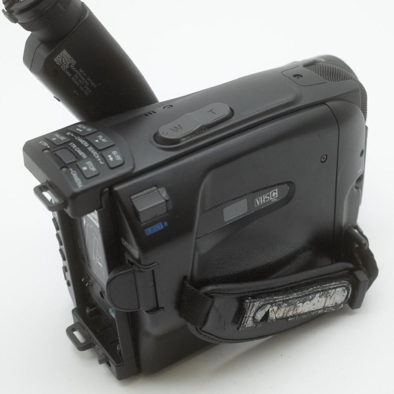 Panasonic camcorder - UNTESTED <BR> sold purely for interior design<BR> DO NOT ASK IF IT WORKS - Image 4