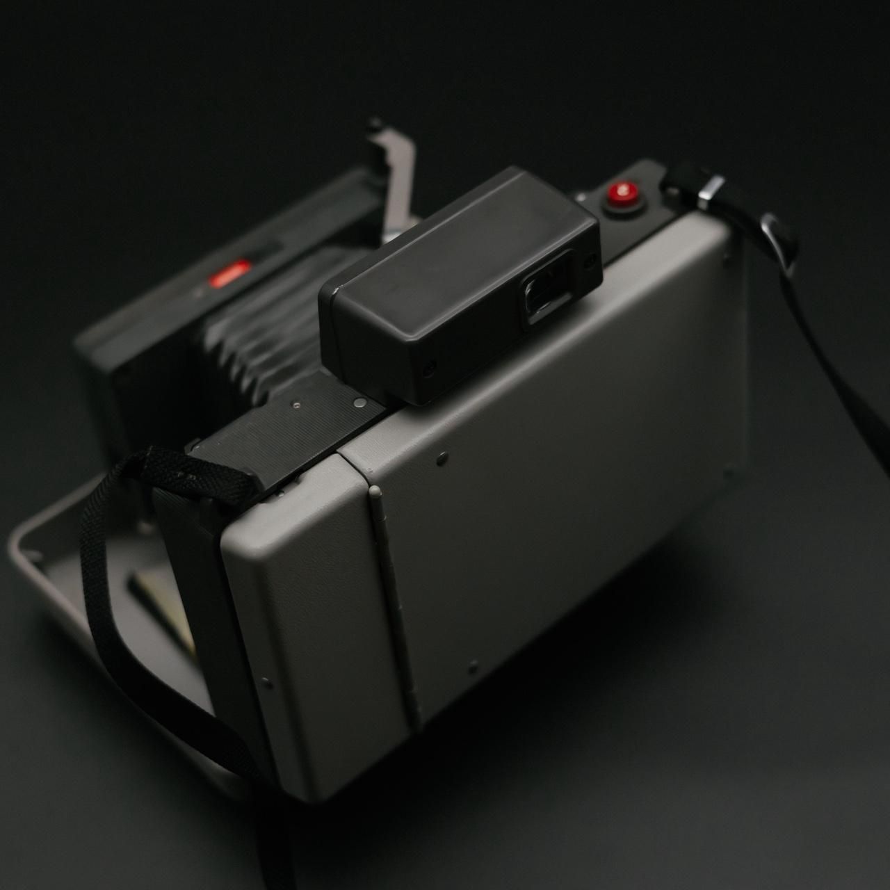 Polaroid 104 - UNTESTED - sold purely for interior design - DO NOT ASK IF IT WORKS - this is sold as - Image 4