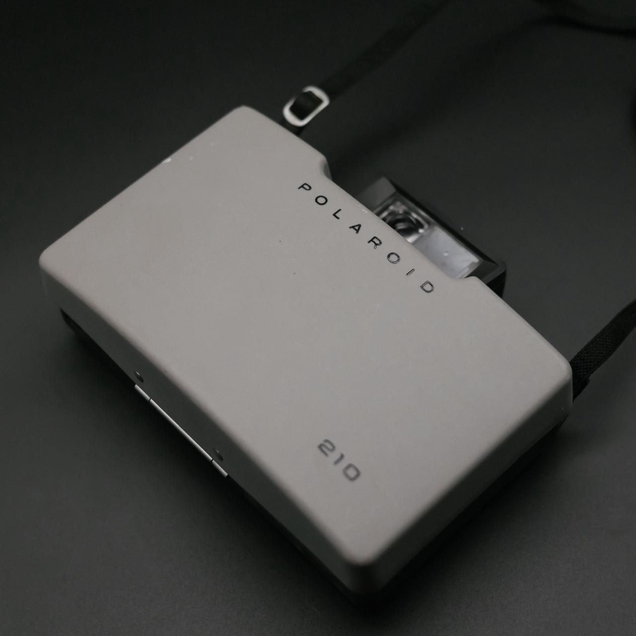 Polaroid 210 - UNTESTED - sold purely for interior design - DO NOT ASK IF IT WORKS - this is sold as - Image 8