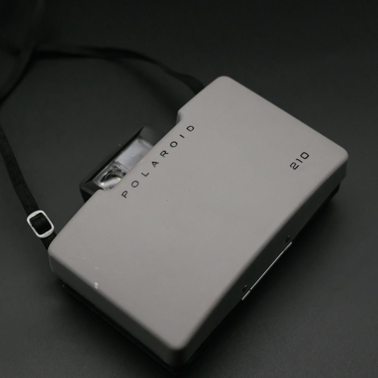 Polaroid 210 - UNTESTED - sold purely for interior design - DO NOT ASK IF IT WORKS - this is sold as - Image 7