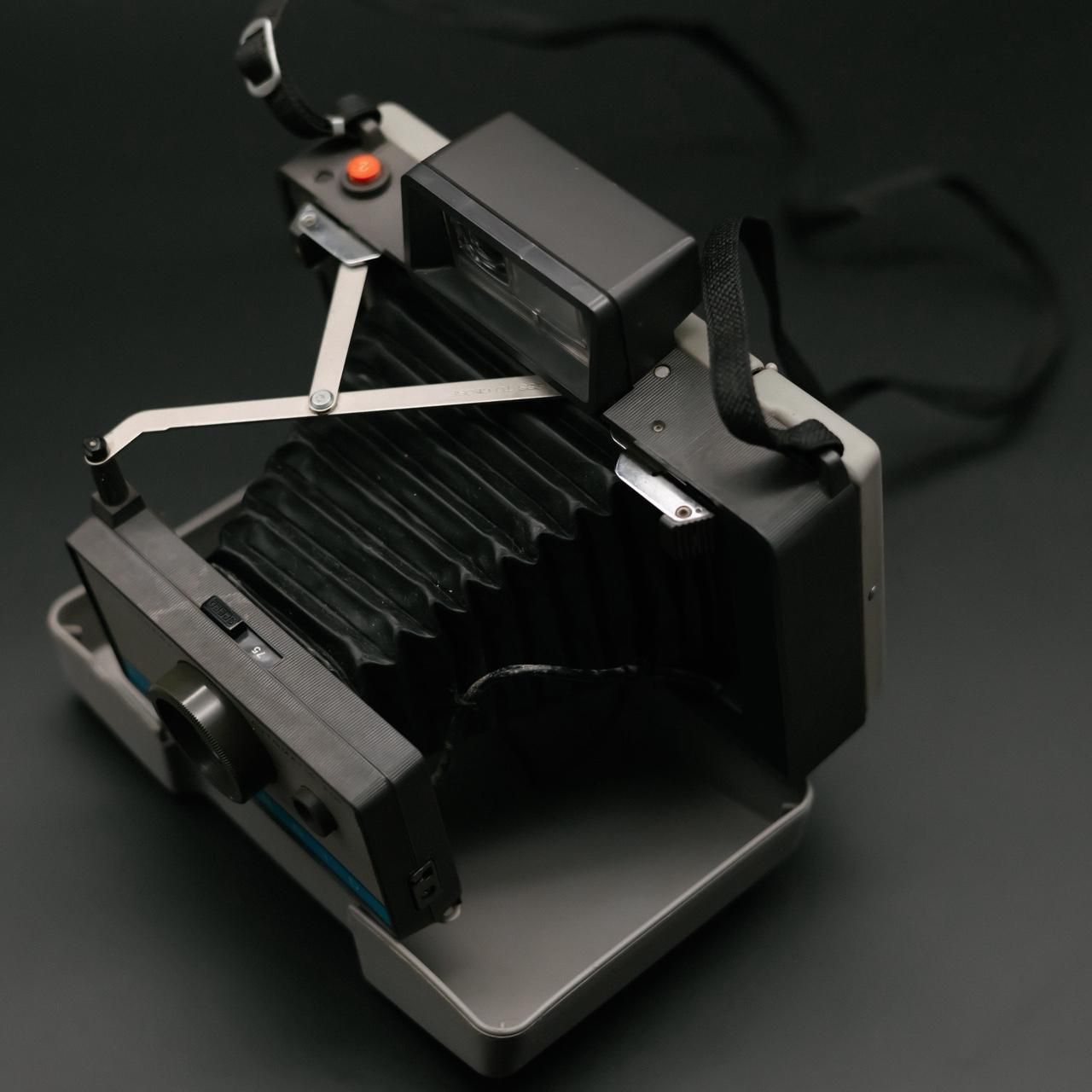 Polaroid 210 - UNTESTED - sold purely for interior design - DO NOT ASK IF IT WORKS - this is sold as - Image 4